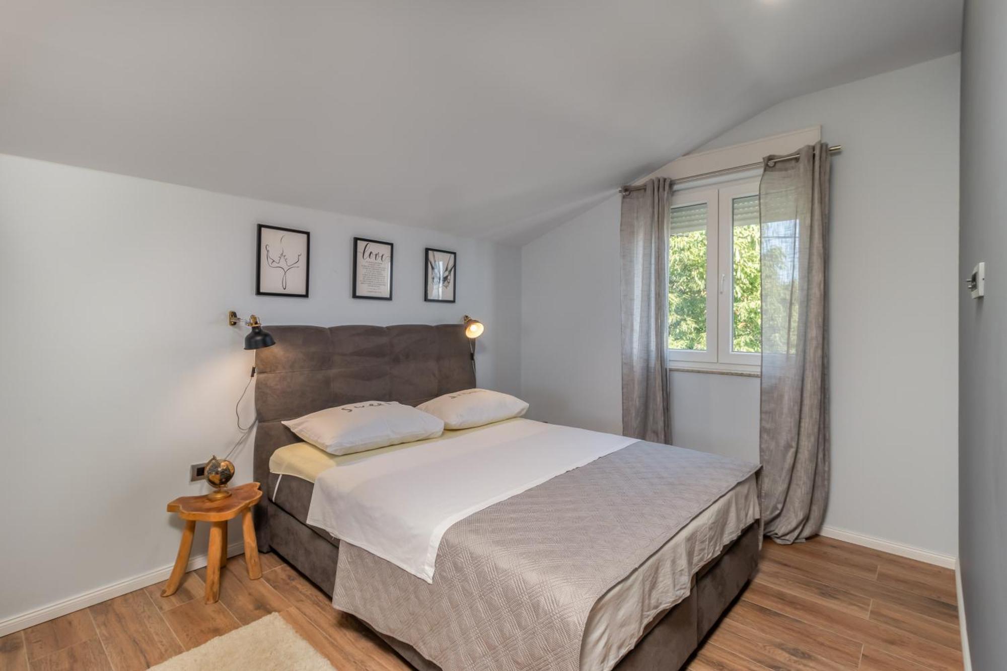 Adastra Apartments With Private Parking And Floor Heating 里耶卡 外观 照片